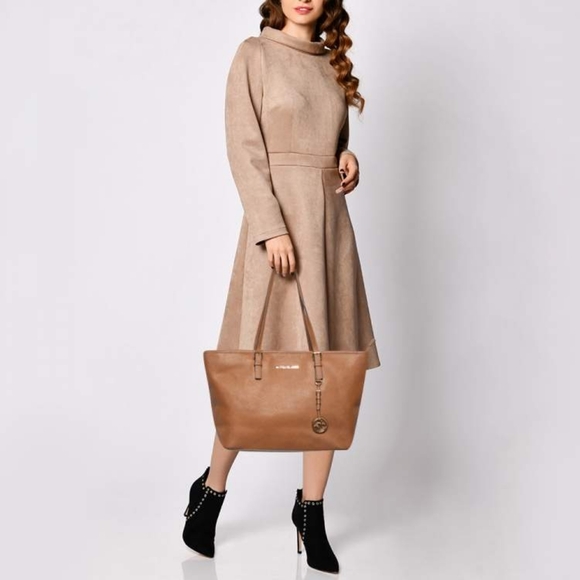 Michael Kors Handbag - Picture 3 of 16